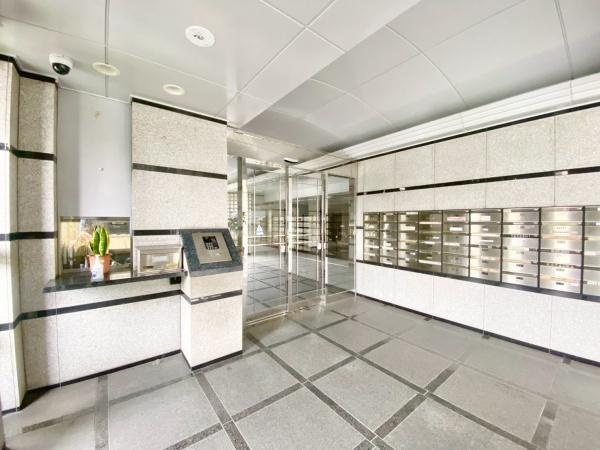 【エントランス】 | イトーピア泉北深井 | オートロック等セキュリティも充実！！エントランス横には管理人さんも待機しております♪