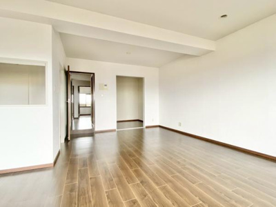 【居間・リビング】 | イトーピア泉北深井 | ご家族の対話を重視したリビング！『ただいま！』『おかえり！』の声がいつも聞こえて安心です♪ 