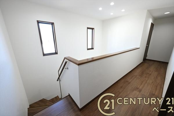 香芝市西真美１丁目　一戸建の内装|■現地撮影写真■こちらは２階廊下部分です！