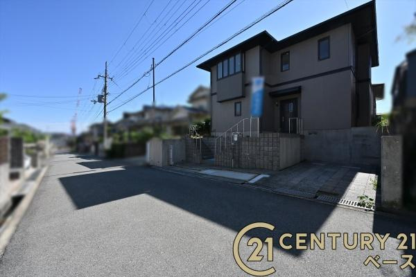 香芝市西真美１丁目　一戸建の前面道路含む現地写真|■現地撮影写真■小・中学校まで徒歩圏内とお子様の通学も安心！