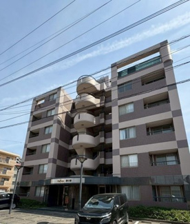 【外観】 | 西鉄とJRの2沿線で各方面への移動が便利な好立地です。徒歩圏内に生活利便施設も充実しています
