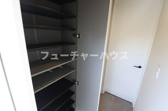 クレスト千波の玄関