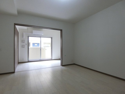 【居間・リビング】 | 高師浜シーサイドマンション6