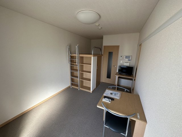 レオパレス竹松の居間・リビング