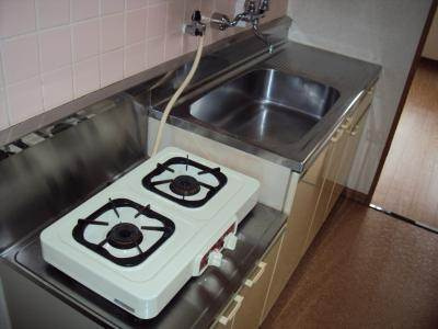 ハウスピエーメの内装|二口ガスコンロ付き