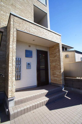 【エントランス】 | リブリ・ヤジタビル | 毎日通るエントランスはこのようになっています