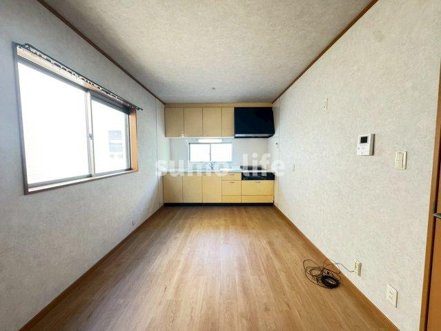 大西町貸家の居間・リビング