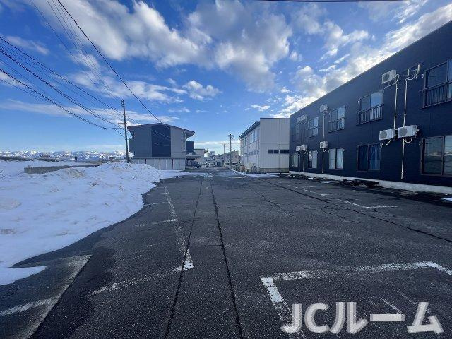 メゾンドノエルⅡの駐車場