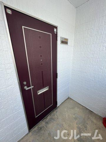 メゾンドノエルⅡの玄関