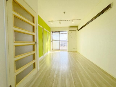 【居間・リビング】 | ストゥーディオ | ゆったりとした居間です