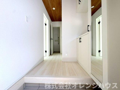 【玄関】 | 綾瀬市小園　新築分譲住宅　全7棟  | 写真撮影【2026.7】