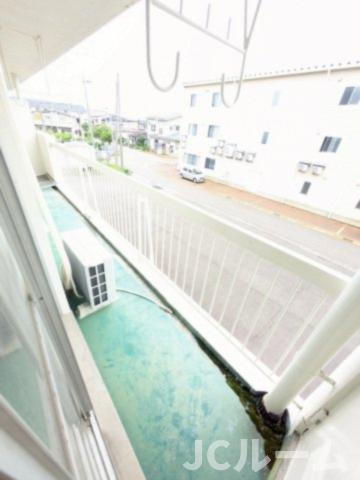 ヴィラナリー上越Ⅴのバルコニー