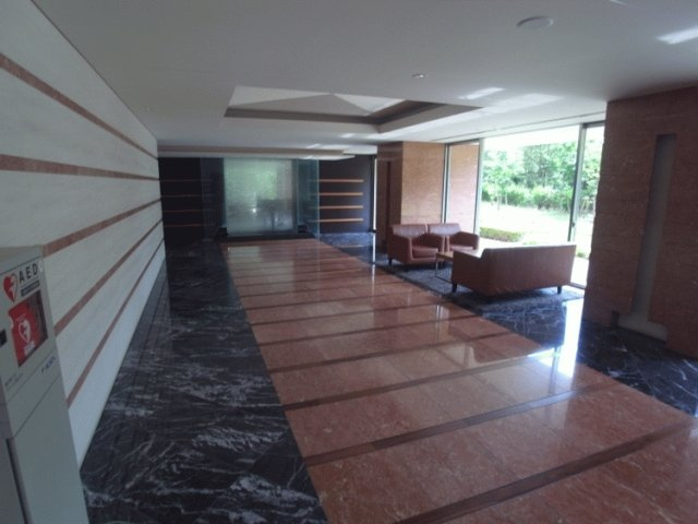 ザ・ミレナリータワーズのエントランス|ゆとりのあるエントランスです