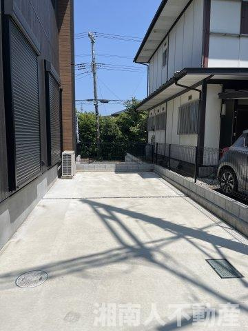平塚市岡崎　未入居戸建の駐車場|駐車場があります