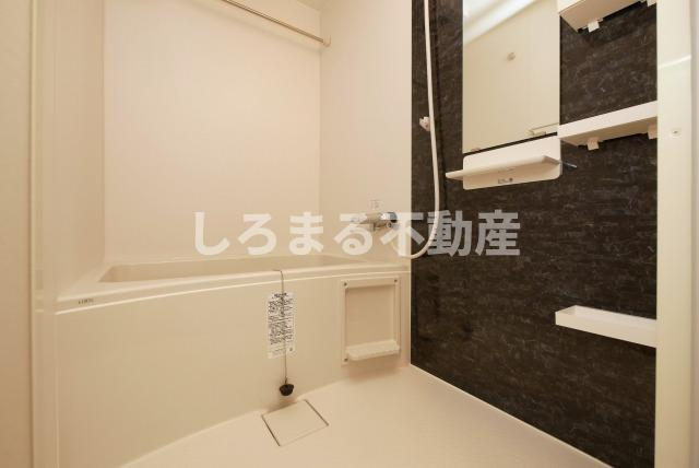 セレニテ阿波座ミラクの浴室