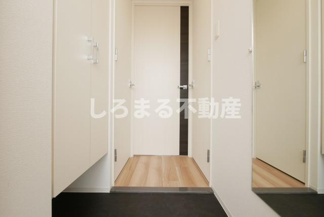 セレニテ阿波座ミラクの玄関