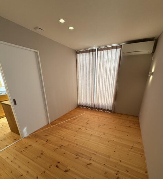 高津町　中古戸建の洋室