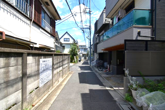 三宿2丁目・売地・1区画の前面道路含む現地写真