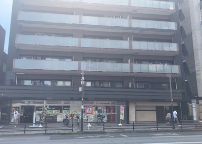 【外観】 | ミオカステーロ八王子Ⅱ | 隣家の土地はどうなっているのか、生活利便施設が近くにあるのか、学校まで近いかなど、お客様のライフスタイルにあわせたイメージが重要です。また、近くにあると困る施設が近くにないかも確認するといいでしょう。