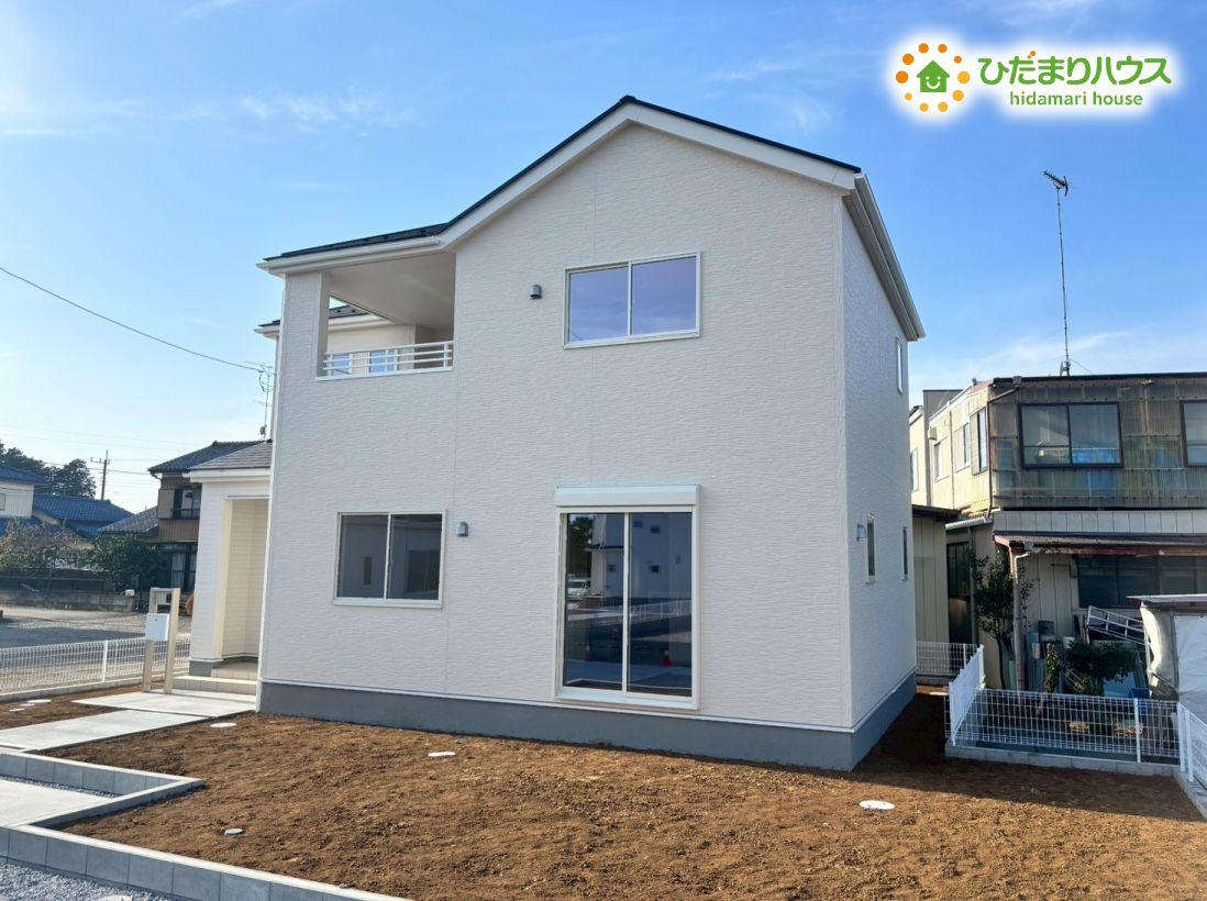 鴻巣市屈巣　第4　新築一戸建て　リーブルガーデン　03の外観|白を基調としたお洒落な外観(^^)/