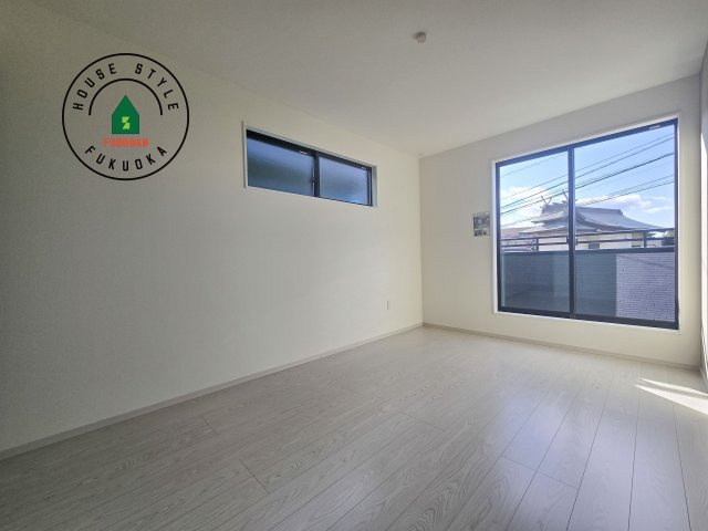 福岡市南区中尾2丁目第4-2棟（1号棟）の寝室|主寝室には収納力に優れたクローゼットがありますので、お部屋もすっきり片付きます。