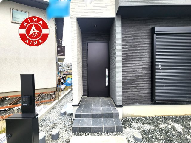 福岡市南区中尾2丁目第4-2棟（1号棟）の玄関|おでかけの時も帰った時も、「我が家」を最初に感じでもらえる素敵な空間に。