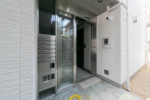 メゾン　ド　ラフィネのエントランス