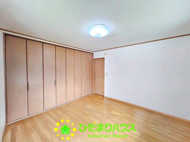 加須市上崎　中古一戸建ての寝室