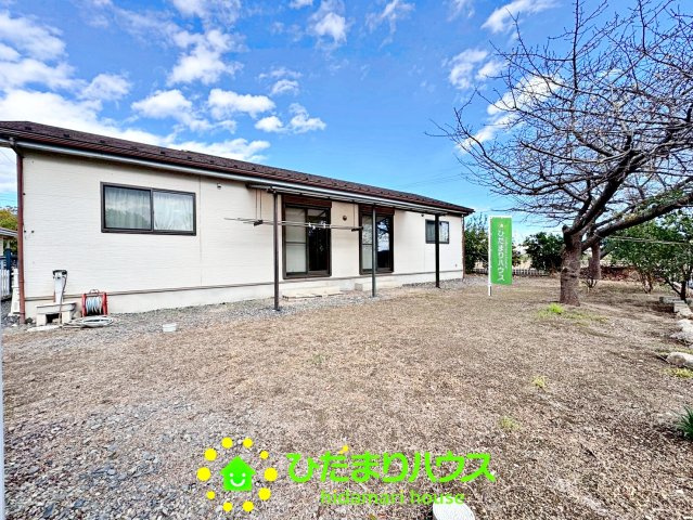 加須市上崎　中古一戸建ての庭|お庭には桜の木もあり広々としています。