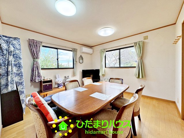 加須市上崎　中古一戸建ての居間・リビング