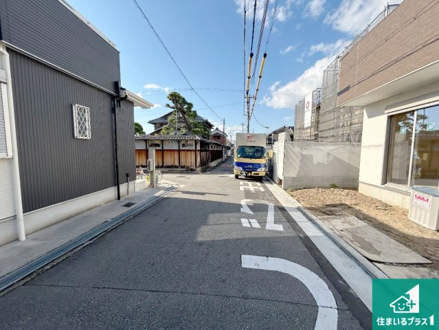 堺市西区浜寺諏訪森町東　第3期　新築一戸建ての前面道路含む現地写真|周辺は落ち着いた街並みの住宅地！子育てがしやすい住環境です！まだ未完成ですが、現地でしかわからない事もございます。是非一度ご覧ください。