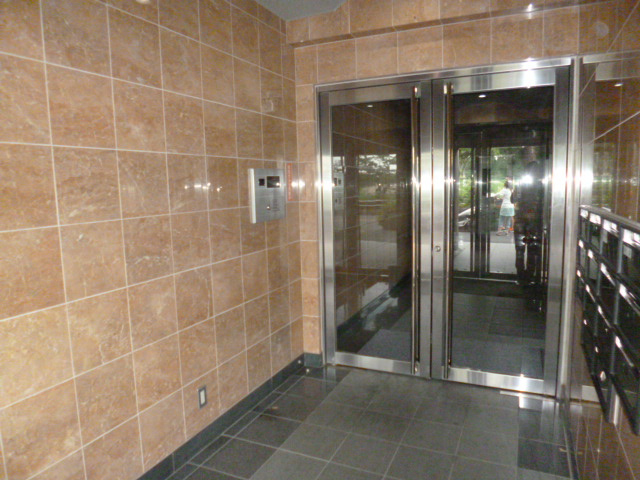 ファステストラップ朝日町のエントランス