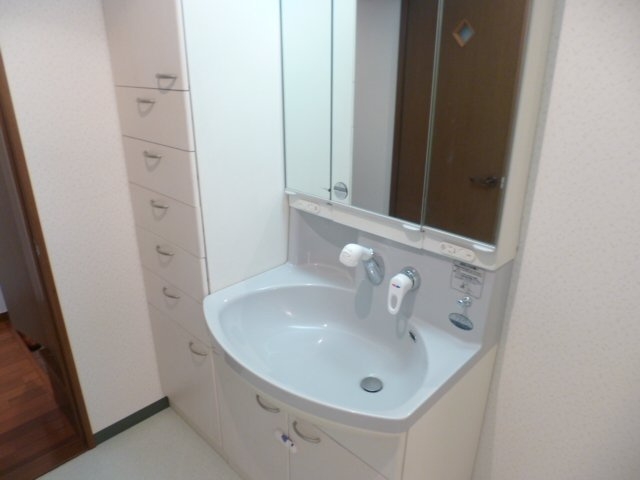 ファステストラップ朝日町の洗面所