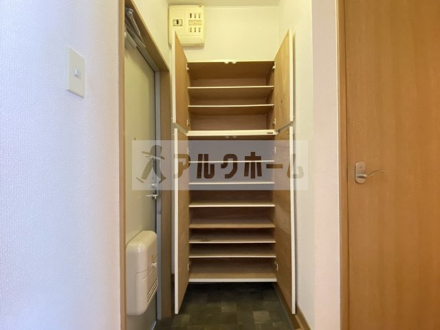 エステートピアタナカ1の玄関|エステートピアタナカ1　シューズBOX