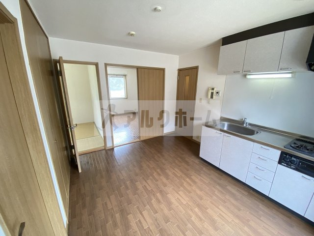 エステートピアタナカ1の居間・リビング|エステートピアタナカ1　ダイニング