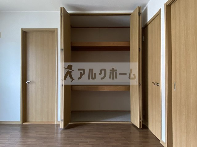 エステートピアタナカ1の収納|エステートピアタナカ1　ダイニング　クローゼット