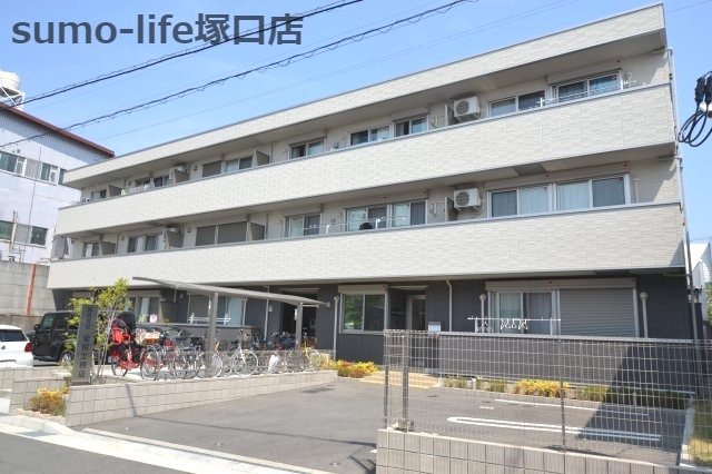 ソラーレ名神町の外観