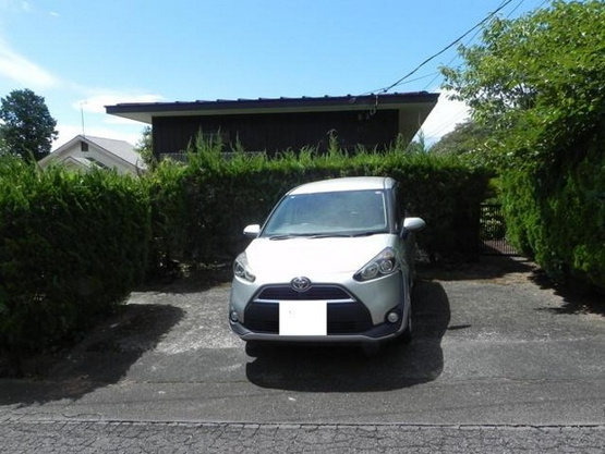 【駐車場】 | 大室高原別荘地　戸建