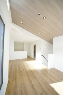 【居間・リビング】 | 【仲介手数料無料！！】日野市大坂上4丁目　新築戸建て（全3棟）No1号棟　4190万円