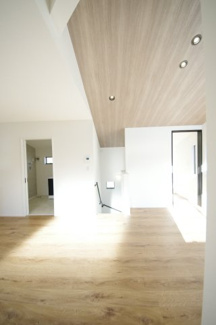 【居間・リビング】 | 【仲介手数料無料！！】日野市大坂上4丁目　新築戸建て（全3棟）No1号棟　4190万円