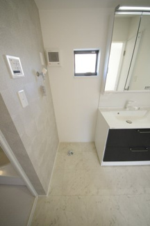 【ランドリースペース】 | 【仲介手数料無料！！】日野市大坂上4丁目　新築戸建て（全3棟）No1号棟　4190万円