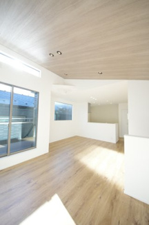 【居間・リビング】 | 【仲介手数料無料！！】日野市大坂上4丁目　新築戸建て（全3棟）No1号棟　4190万円