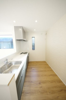 【キッチン】 | 【仲介手数料無料！！】日野市大坂上4丁目　新築戸建て（全3棟）No1号棟　4190万円