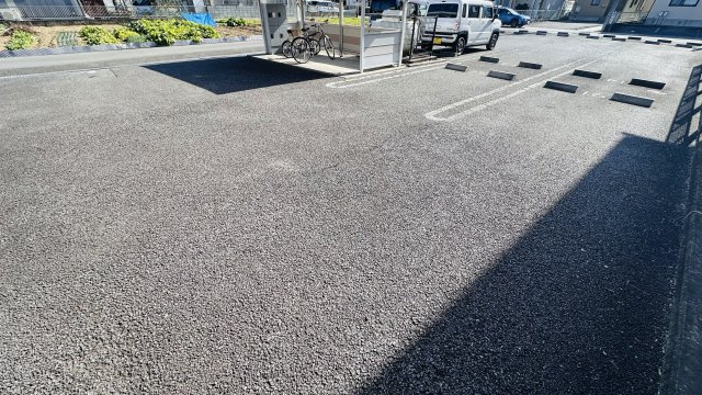 サニーヒルズの駐車場