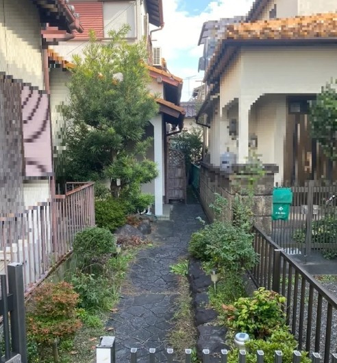 京田辺市草内上リ立の庭