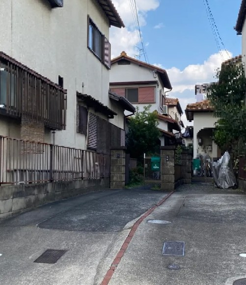 京田辺市草内上リ立の前面道路含む現地写真