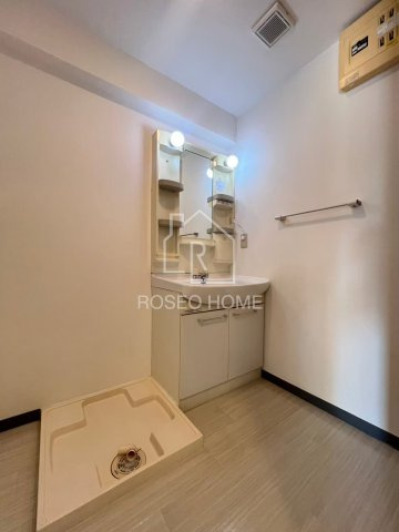 ラ・トゥールの洗面所|同マンション別部屋：参考写真