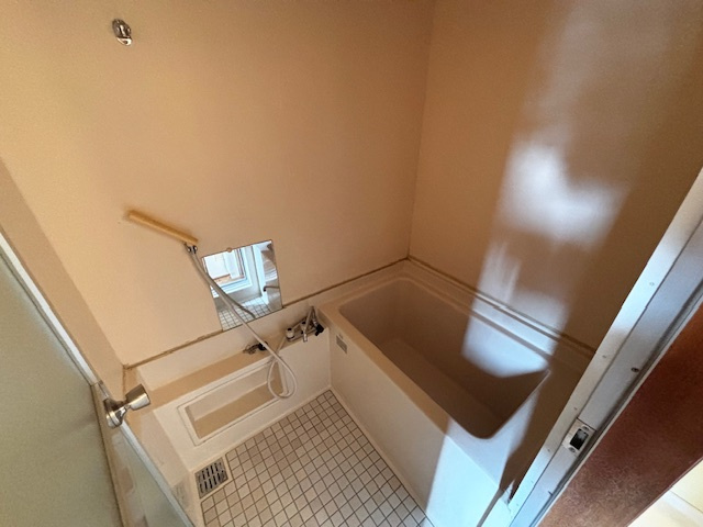 藤枝市時ケ谷　店舗併用住宅の浴室