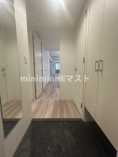 セレニテフラン谷町四丁目の玄関