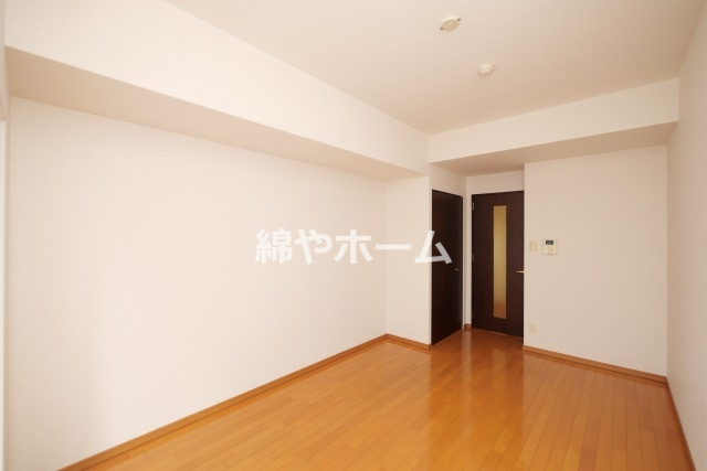 ディナスティ玉造の洋室|使い勝手のいい洋室です